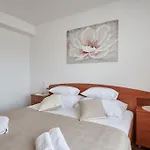 Ma&lu Apartman