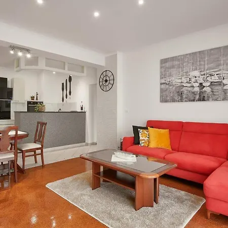 Ma&lu Apartman *